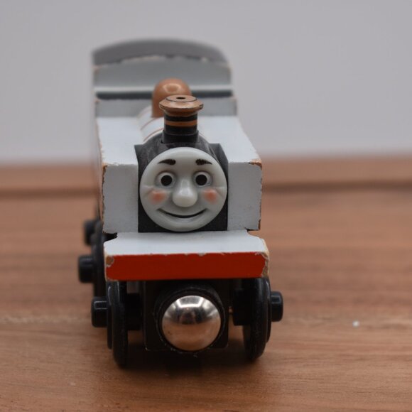 2003 Fearless Freddie Pink Cheeks Thomas & Friends Wooden Railway Train Engine - Picture 4 of 7